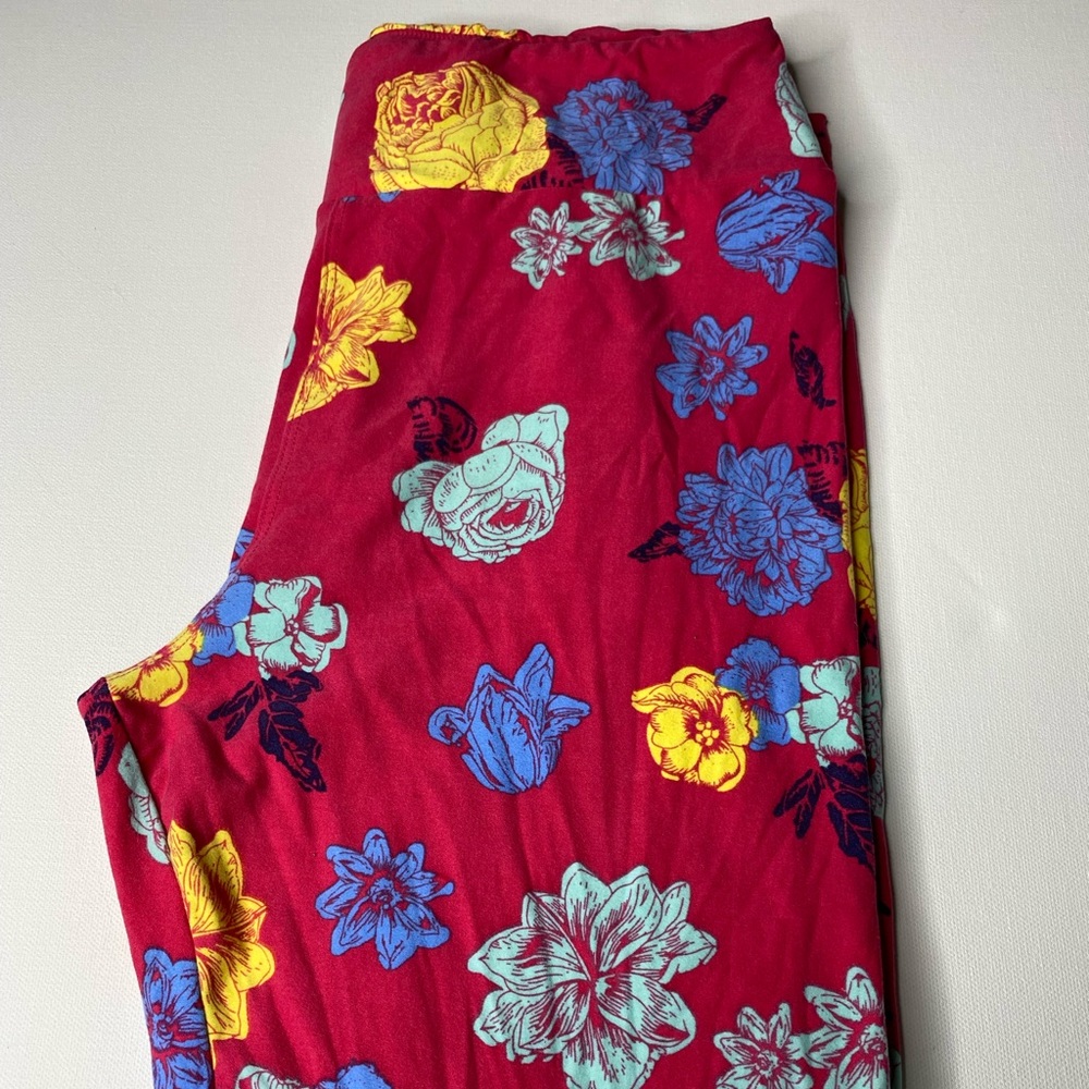 LuLaRoe Tall & Curvy Leggings(fits sizes 10-22)New